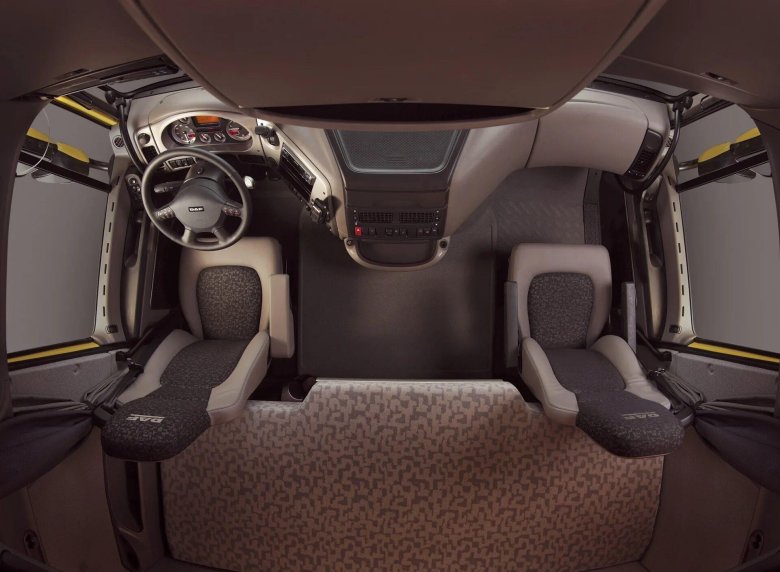 DAF XF 105 салон