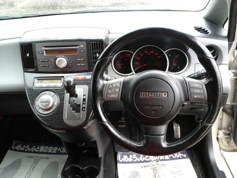 Daihatsu Sonica салон