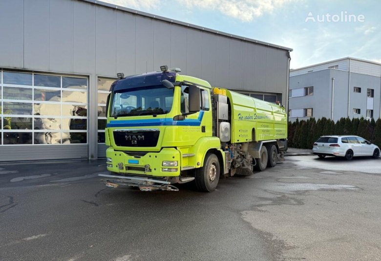 Подметально уборочная машина