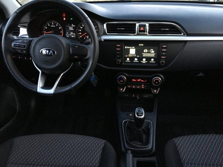 Kia Rio 2018 салон