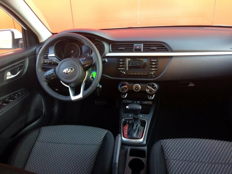 Kia Rio 4 салон