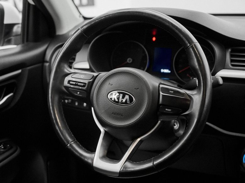 Киа Стингер приборная панель