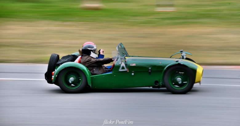 Гоночная машина одноместная