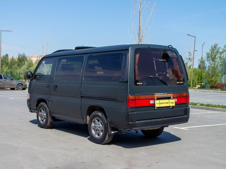 Ниссан Homy Elgrand 1990