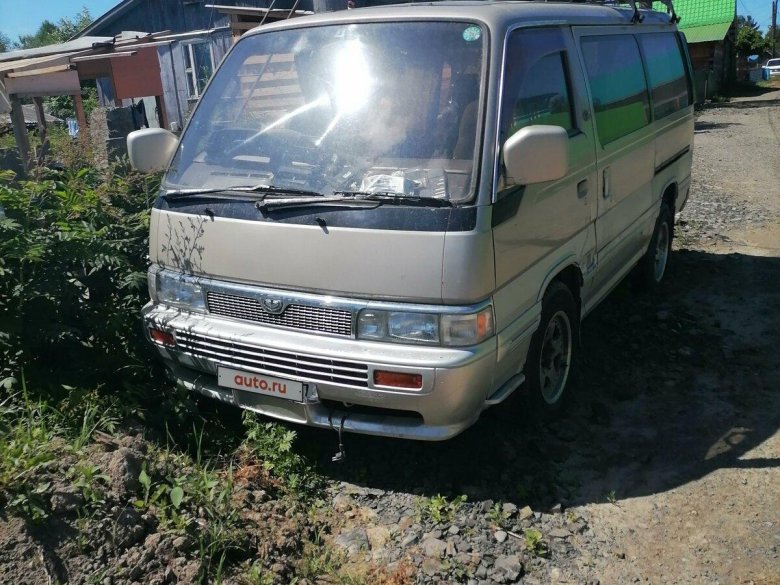 Ниссан Хоми 1993