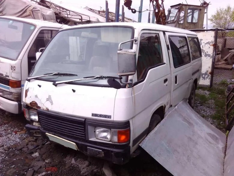 Ниссан Хоми 1993