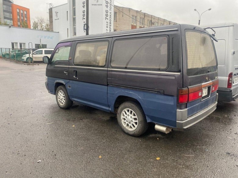 Ниссан хоми 1995