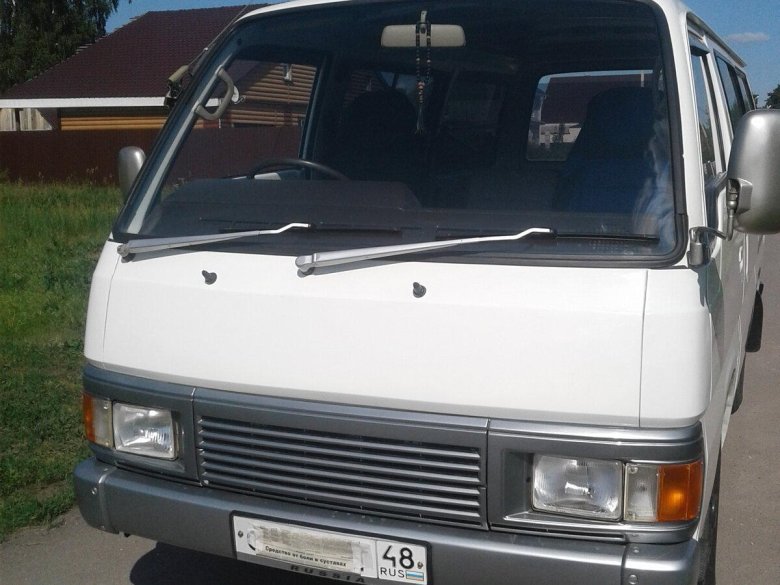 Ниссан Хоми 1983 фото