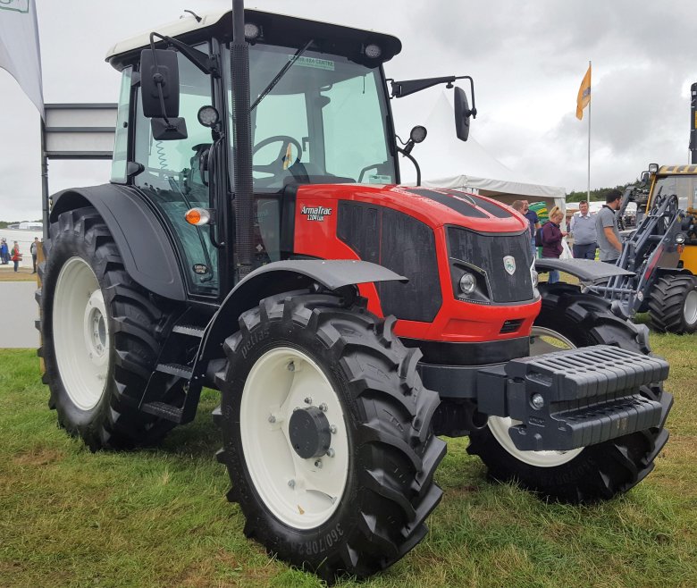 Трактор ARMATRAC 1054e Cabin