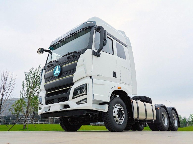 Тягач магистральный