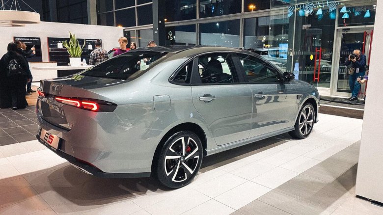 Китайский седан kaiyi e 5