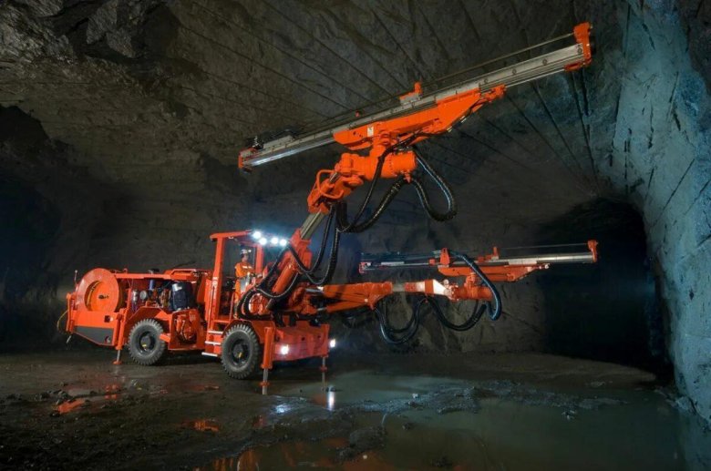 Сандвик буровая машина шахтная