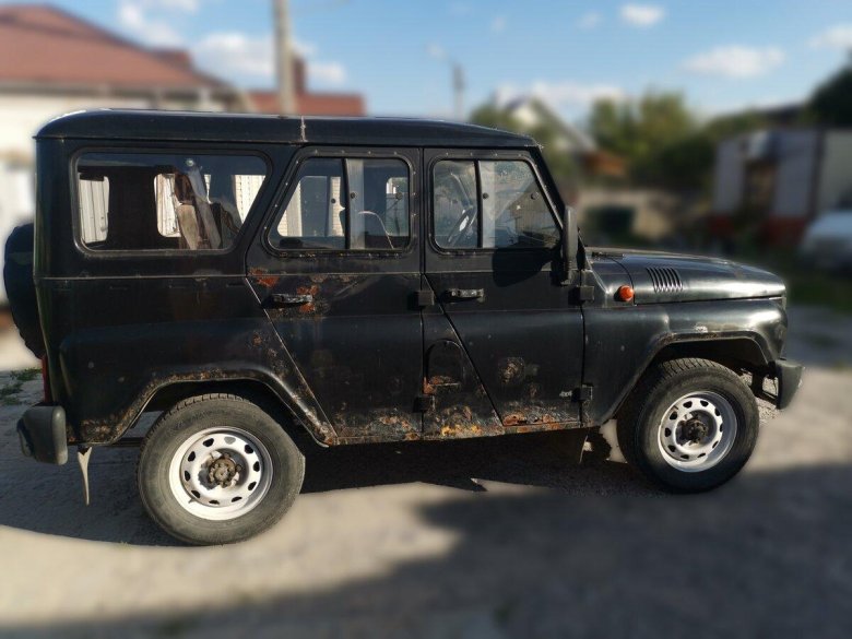 Черный уаз хантер