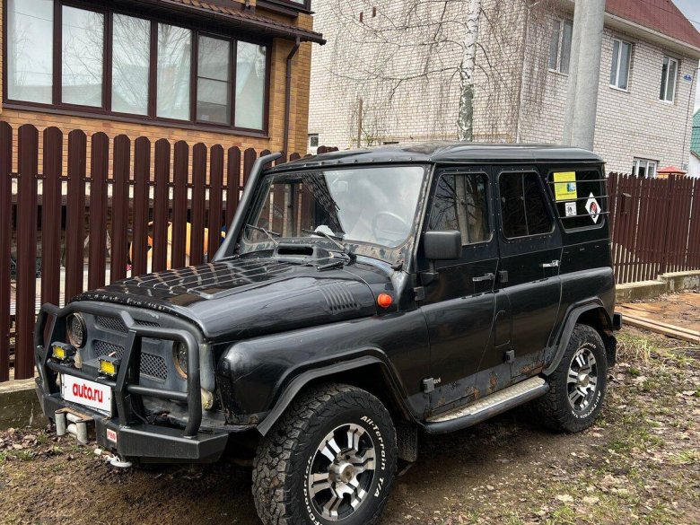 Черный уаз хантер