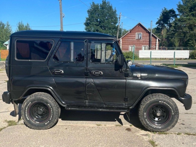 Уаз хантер черный тонированный