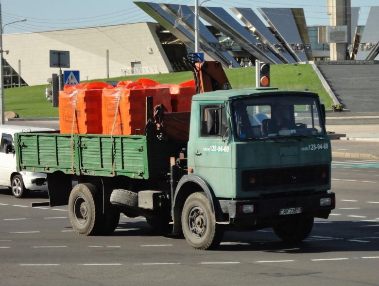 МАЗ 5337 бортовой