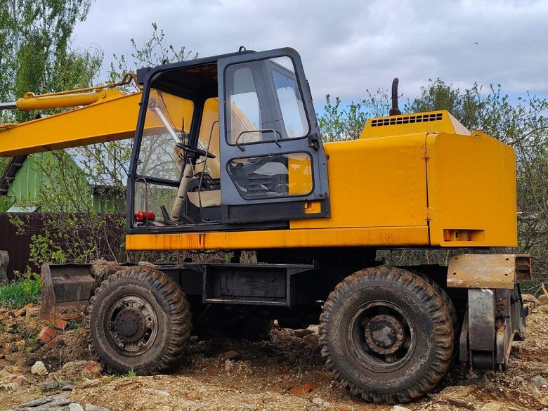 Экскаватор колесный ек-12