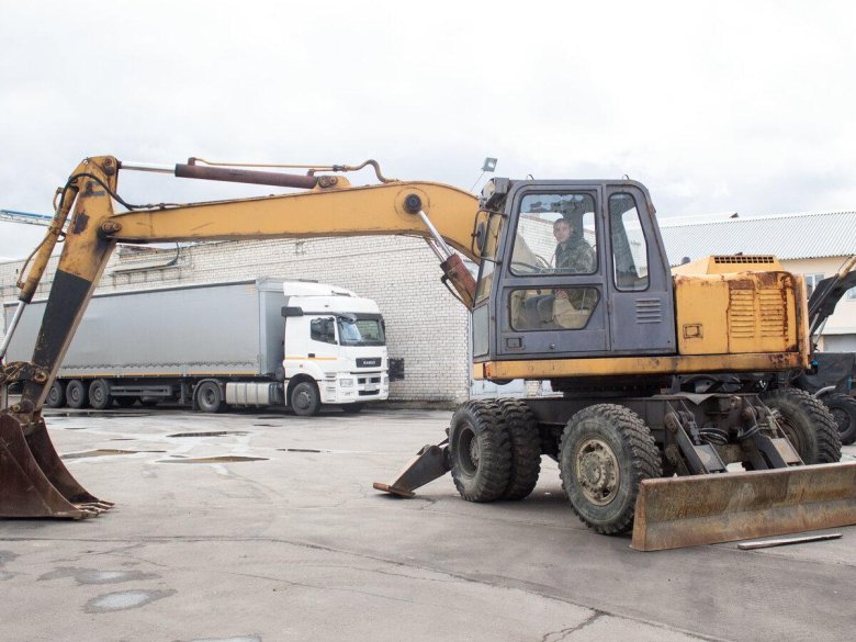 Экскаватор колесный ЕК-12