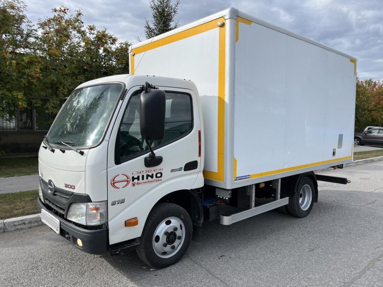 Hino 300 изотермический фургон