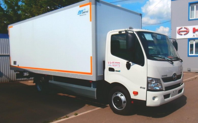 Hino 300 фургон