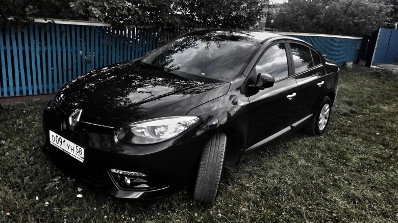 Рено Флюенс черный