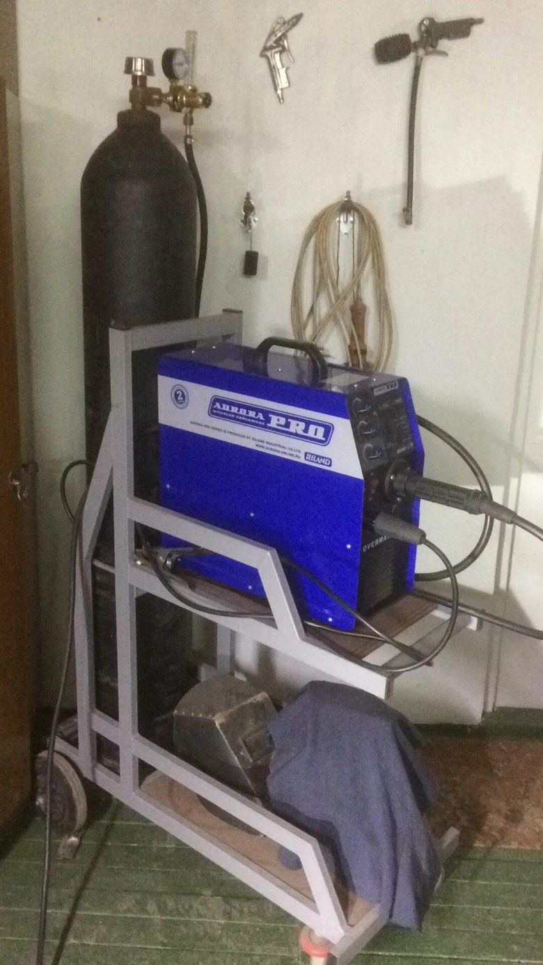 Тележка под полуавтомат Оверман с баллоном 20 литров