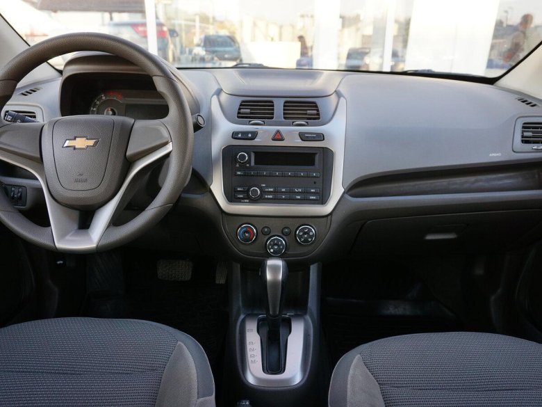 Cobalt Chevrolet 2013 салон