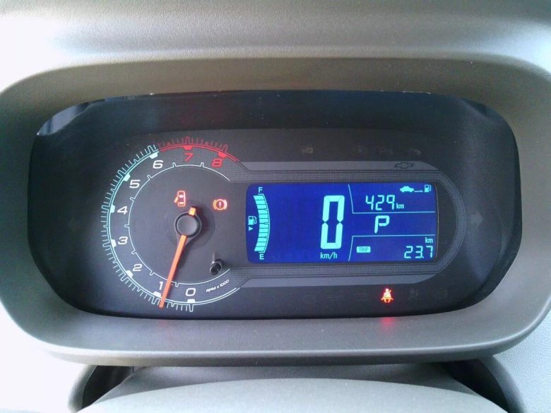 Chevrolet Cobalt приборная панель