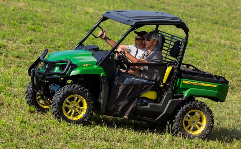 Мотовездеход John Deere Gator