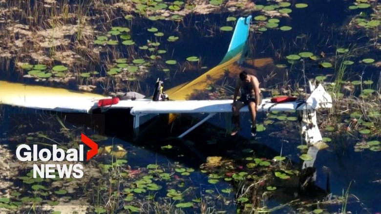 Самолет на воде