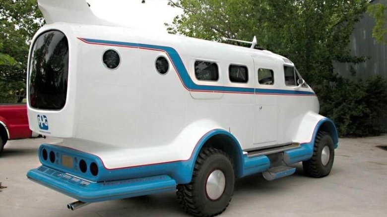 Внедорожный лимузин