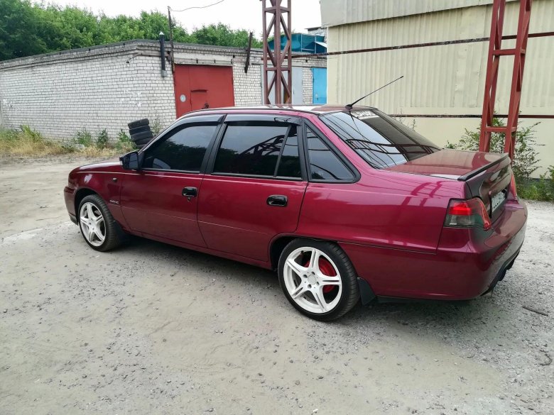 Daewoo Nexia 2011 вишня
