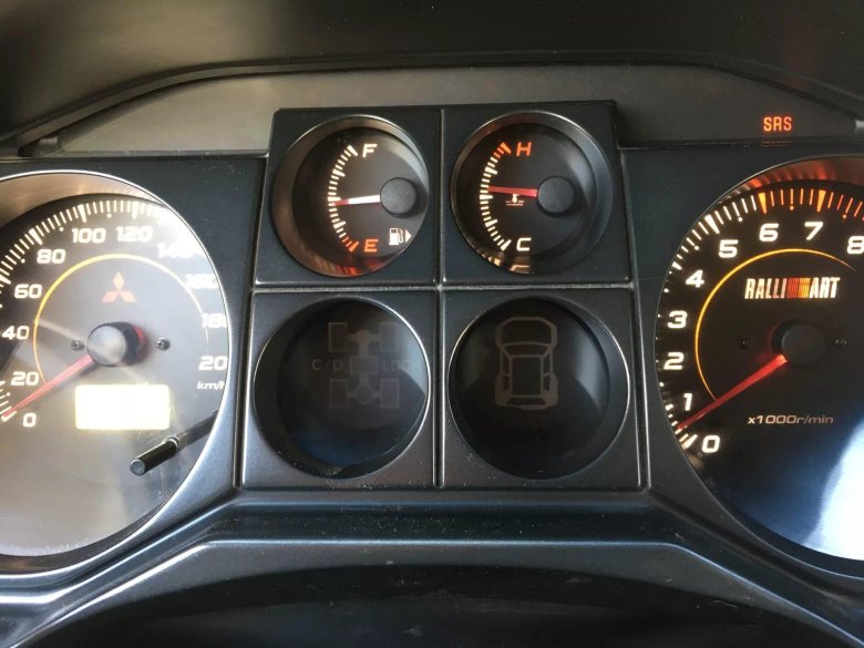 Панель приборов Montero 3