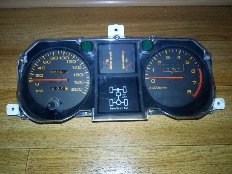 Панель приборов Паджеро 2