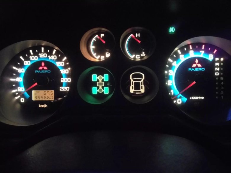 Панель приборов Паджеро 3