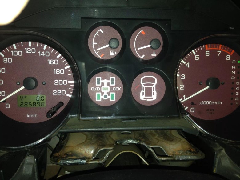 Щиток приборов Паджеро 3