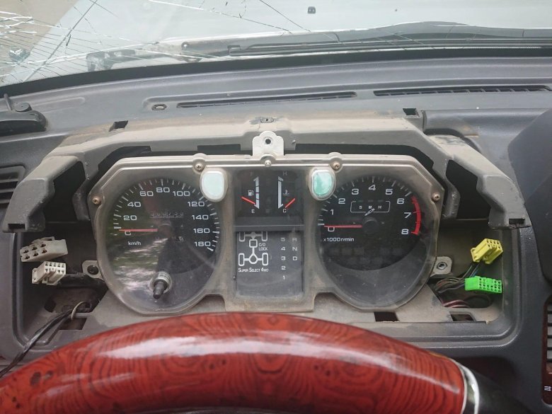 Панель приборов Паджеро 2