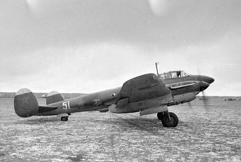 Самолет пе-2