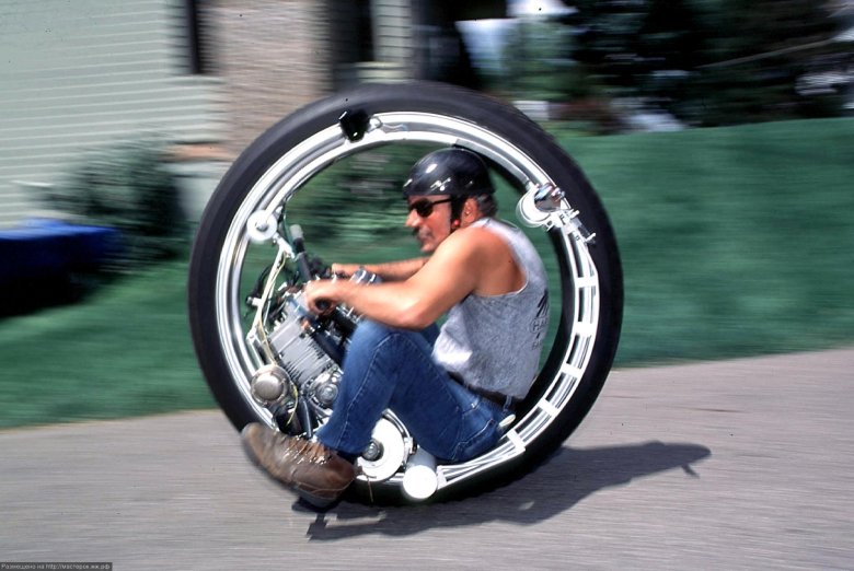 Керри Маклин моноцикл
