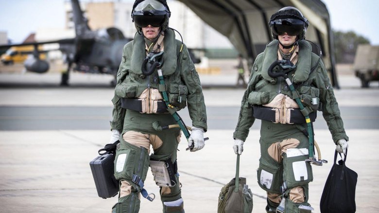 Снаряжение летчика ВВС РФ