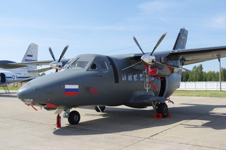 L410 самолет