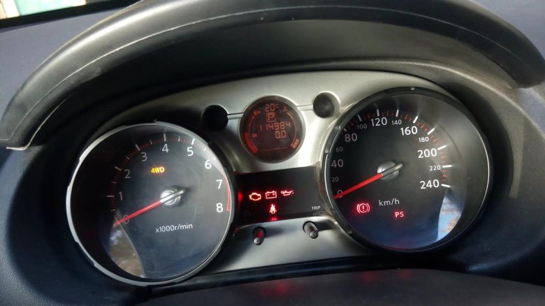 Nissan Qashqai 2008 приборная