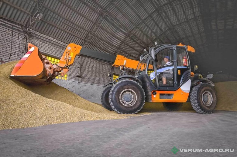 Погрузчик с телескопической стрелой Amkodor t400-70