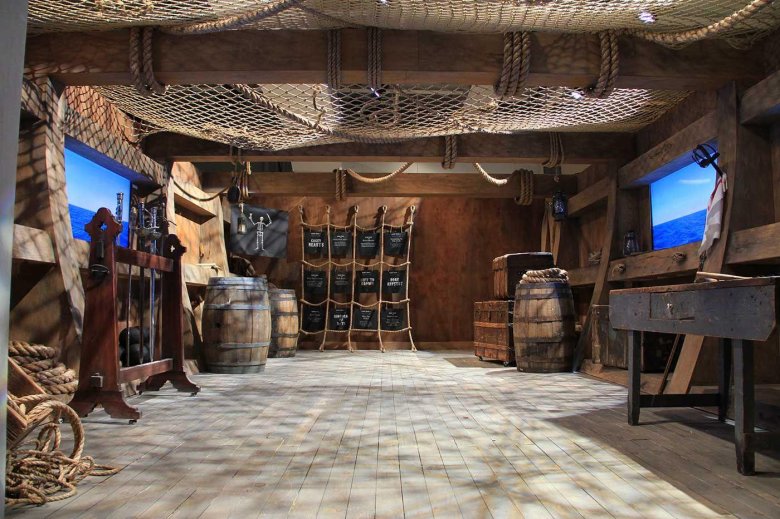 Пиратский корабль внутри