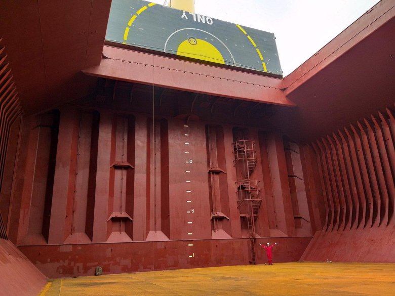 Трюм балкера