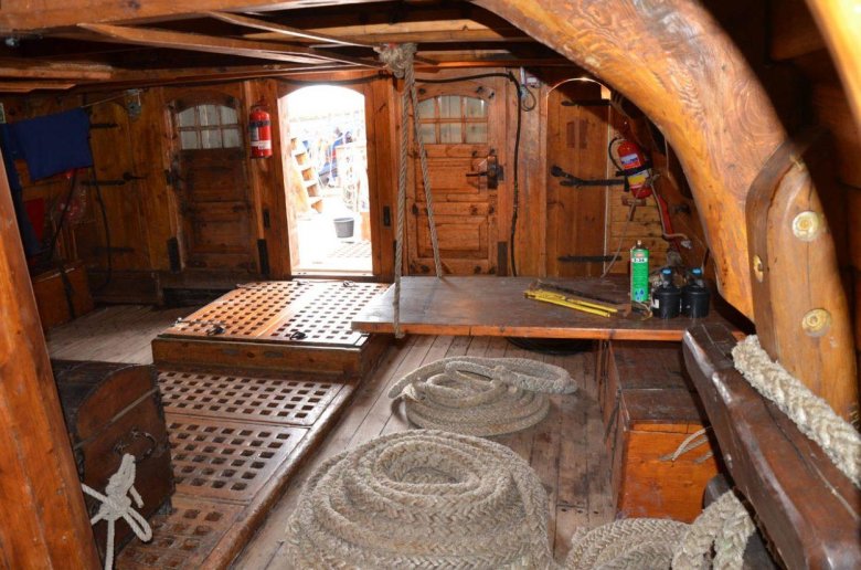 Корабль Каравелла интерьер каюты капитана