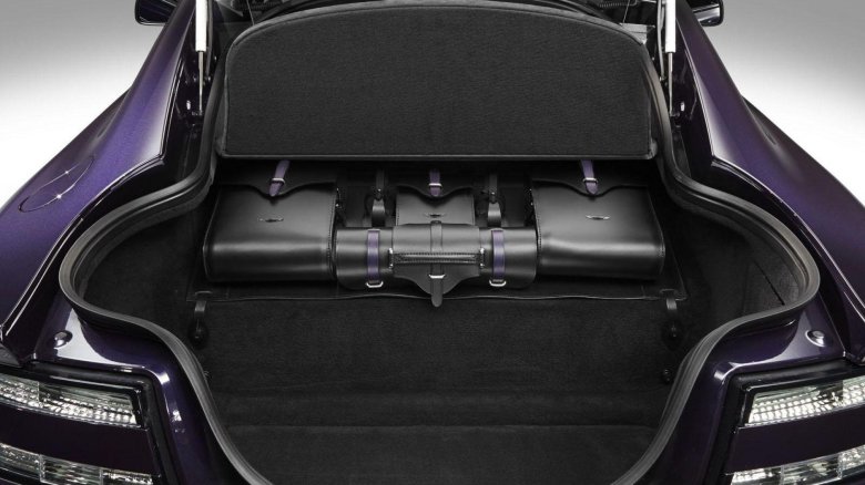 Aston Martin Vulcan багажник