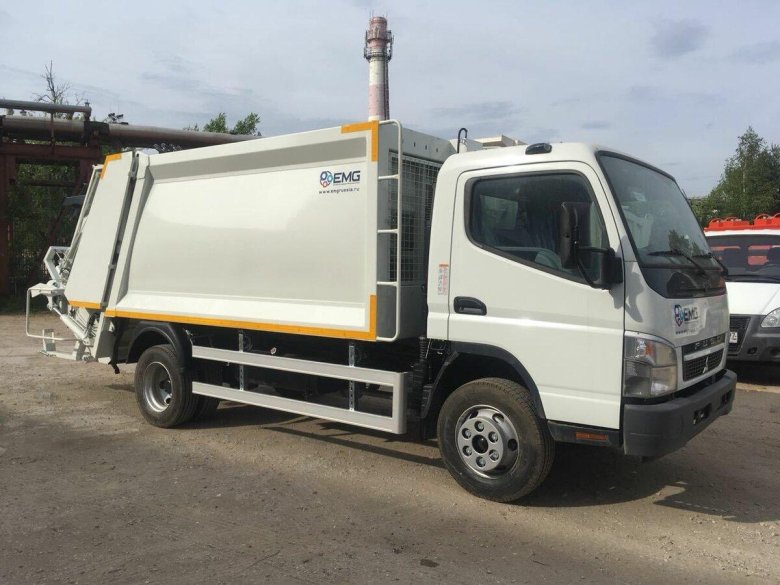 Митсубиси Фусо мусоровоз