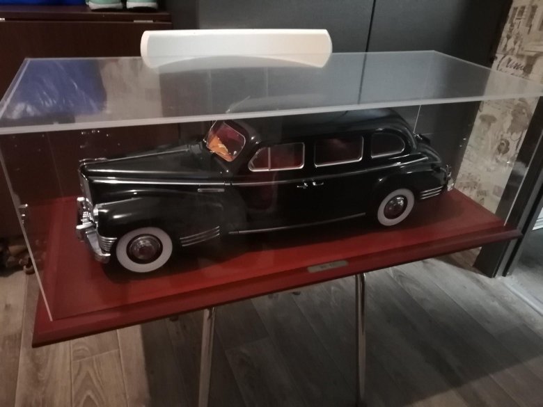 Демонстрационная подставка "ЗИС-110"