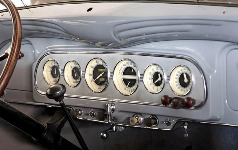 ЗИС 101 салон